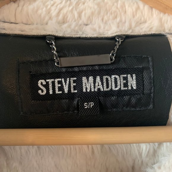 MOVING TO DEPOP // fur lined faux leather jacket - Picture 2 of 3